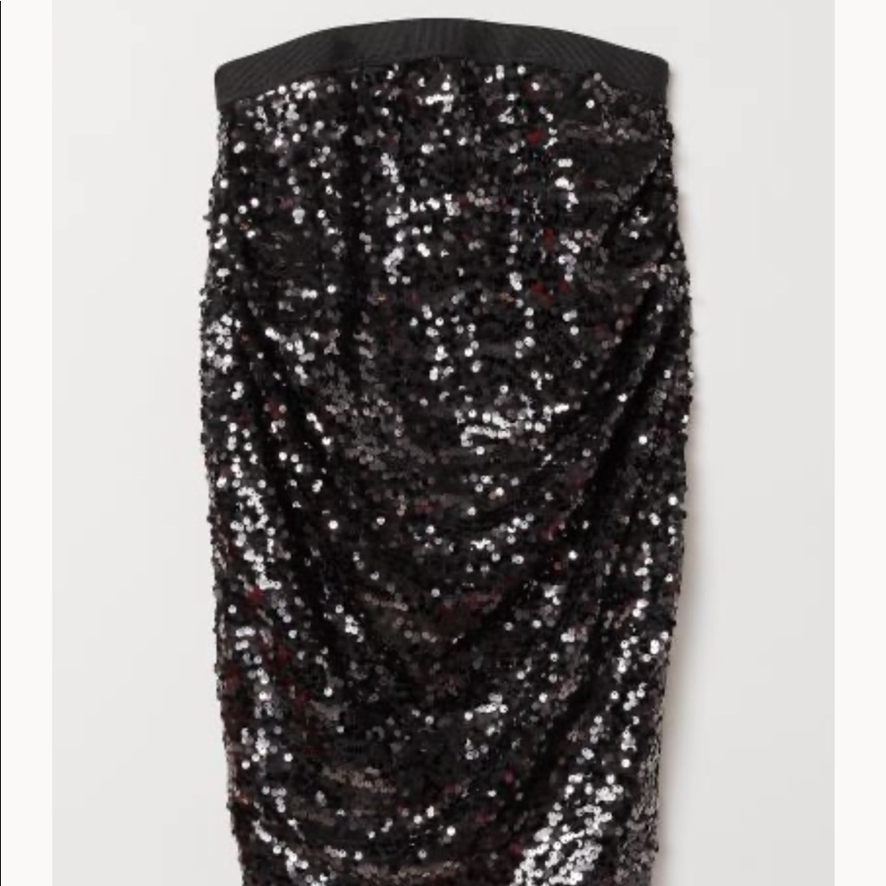 H&M Maternity Mama Skirt with black Sequin